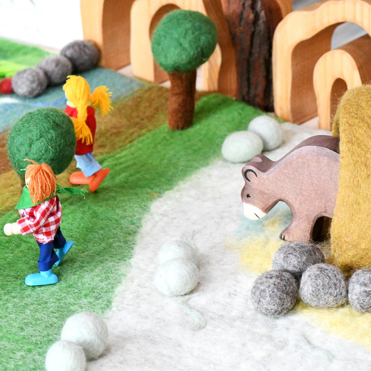 TARA TREASURES | BEAR HUNT PLAY MAT PLAYSCAPE