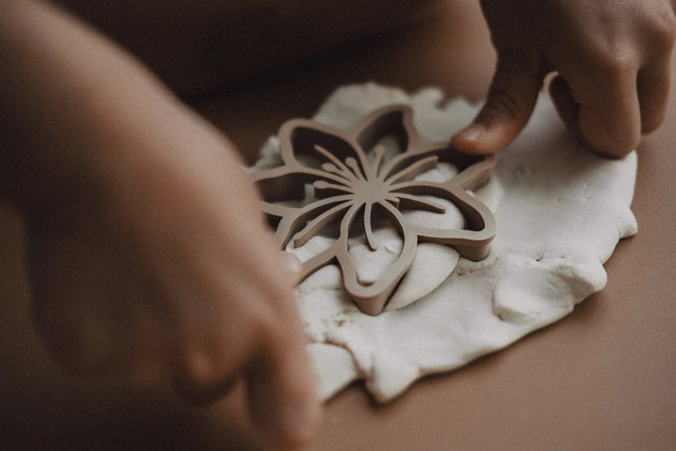 KINFOLK PANTRY | MINI FLOWER ECO CUTTER SET by KINFOLK PANTRY - The Playful Collective