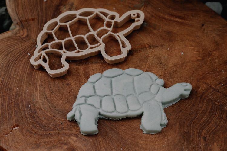 KINFOLK PANTRY | TORTOISE ECO CUTTER by KINFOLK PANTRY - The Playful Collective