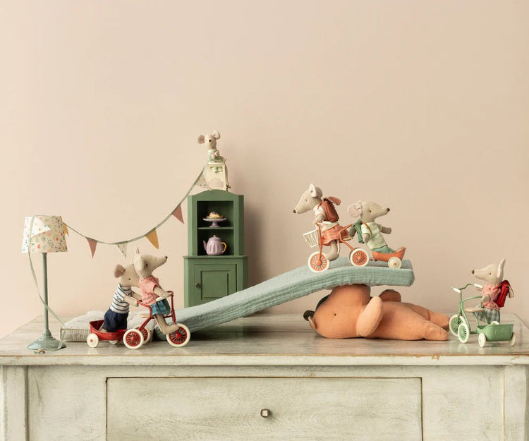 MAILEG | ABRI A TRICYCLE MOUSE CORAL by MAILEG - The Playful Collective