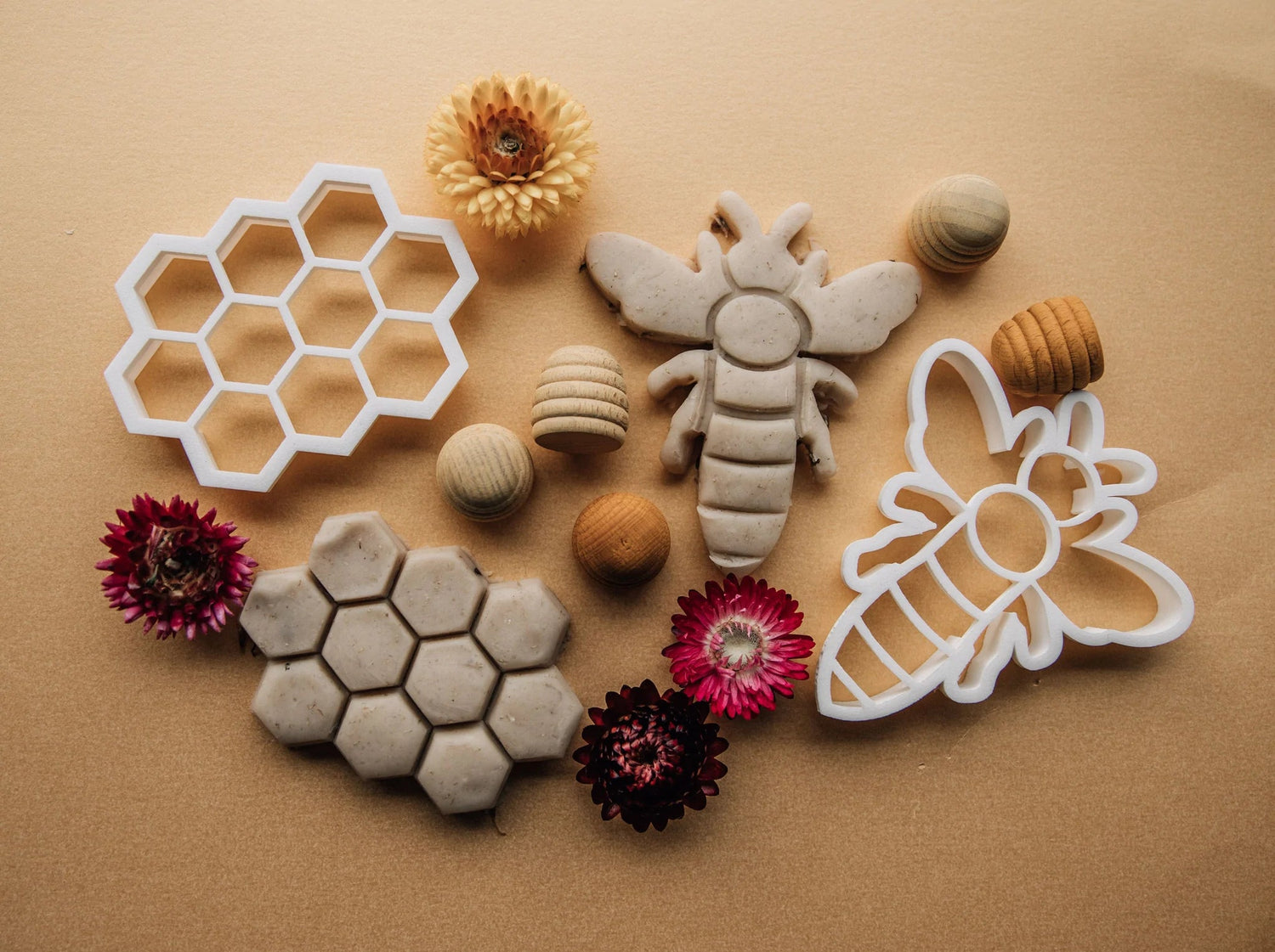 BEE BIO CUTTER by BEADIE BUG PLAY - The Playful Collective