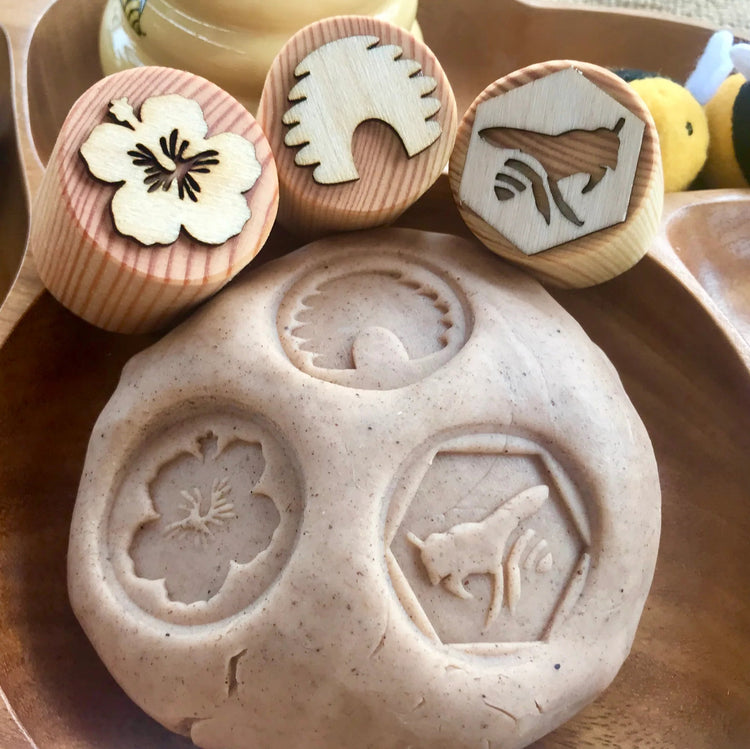 BEE PLAYDOUGH STAMPS by BEADIE BUG PLAY - The Playful Collective