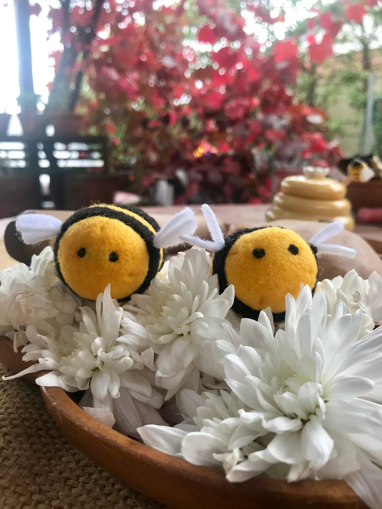 BEE PLAYDOUGH STAMPS by BEADIE BUG PLAY - The Playful Collective