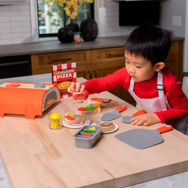 FAT BRAIN TOYS | PRETENDABLES BACKYARD PIZZA OVEN SET by FAT BRAIN TOYS - The Playful Collective