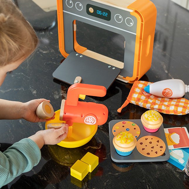 FAT BRAIN TOYS | PRETENDABLES BAKERY SET by FAT BRAIN TOYS - The Playful Collective