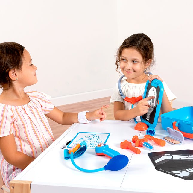 FAT BRAIN TOYS | PRETENDABLES DOCTOR SET by FAT BRAIN TOYS - The Playful Collective