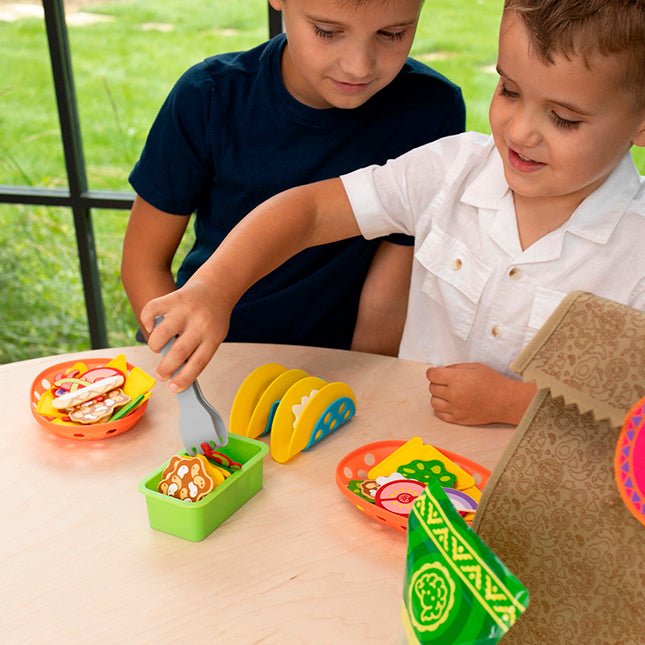 FAT BRAIN TOYS | PRETENDABLES NACHO SET by FAT BRAIN TOYS - The Playful Collective