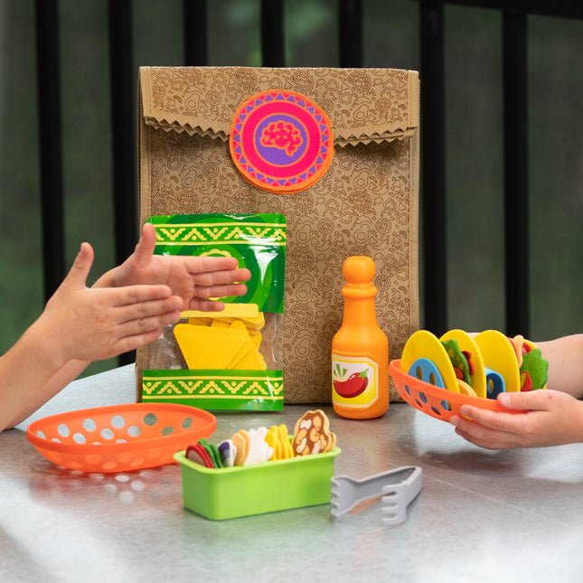 FAT BRAIN TOYS | PRETENDABLES NACHO SET by FAT BRAIN TOYS - The Playful Collective
