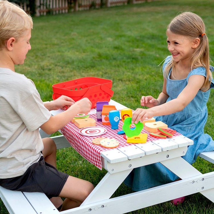 FAT BRAIN TOYS | PRETENDABLES PICNIC BASKET SET by FAT BRAIN TOYS - The Playful Collective