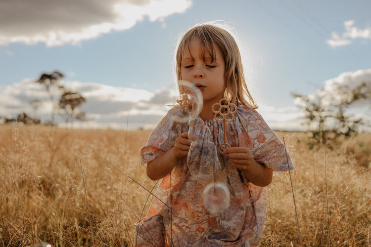 FLOWER ECO BUBBLE WAND PRE-ORDER by KINFOLK PANTRY - The Playful Collective