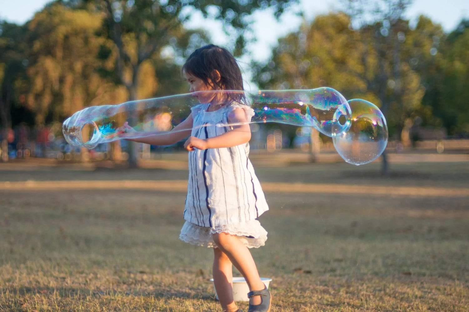 HAND WAND BUBBLE KIT *PRE-ORDER* by DR ZIGS - The Playful Collective