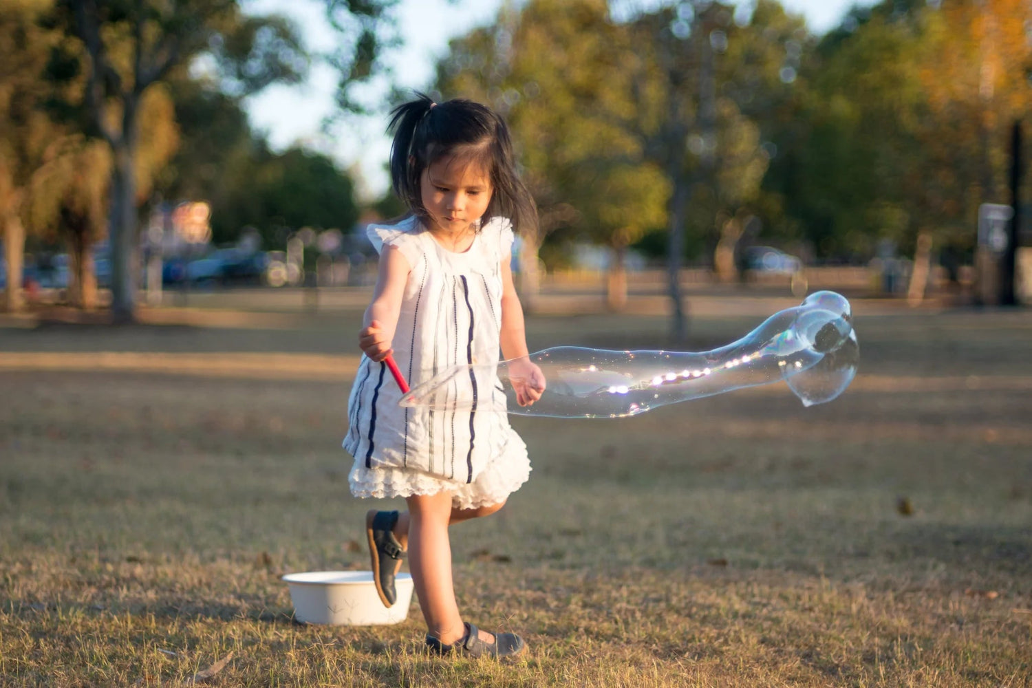 HAND WAND BUBBLE KIT *PRE-ORDER* by DR ZIGS - The Playful Collective
