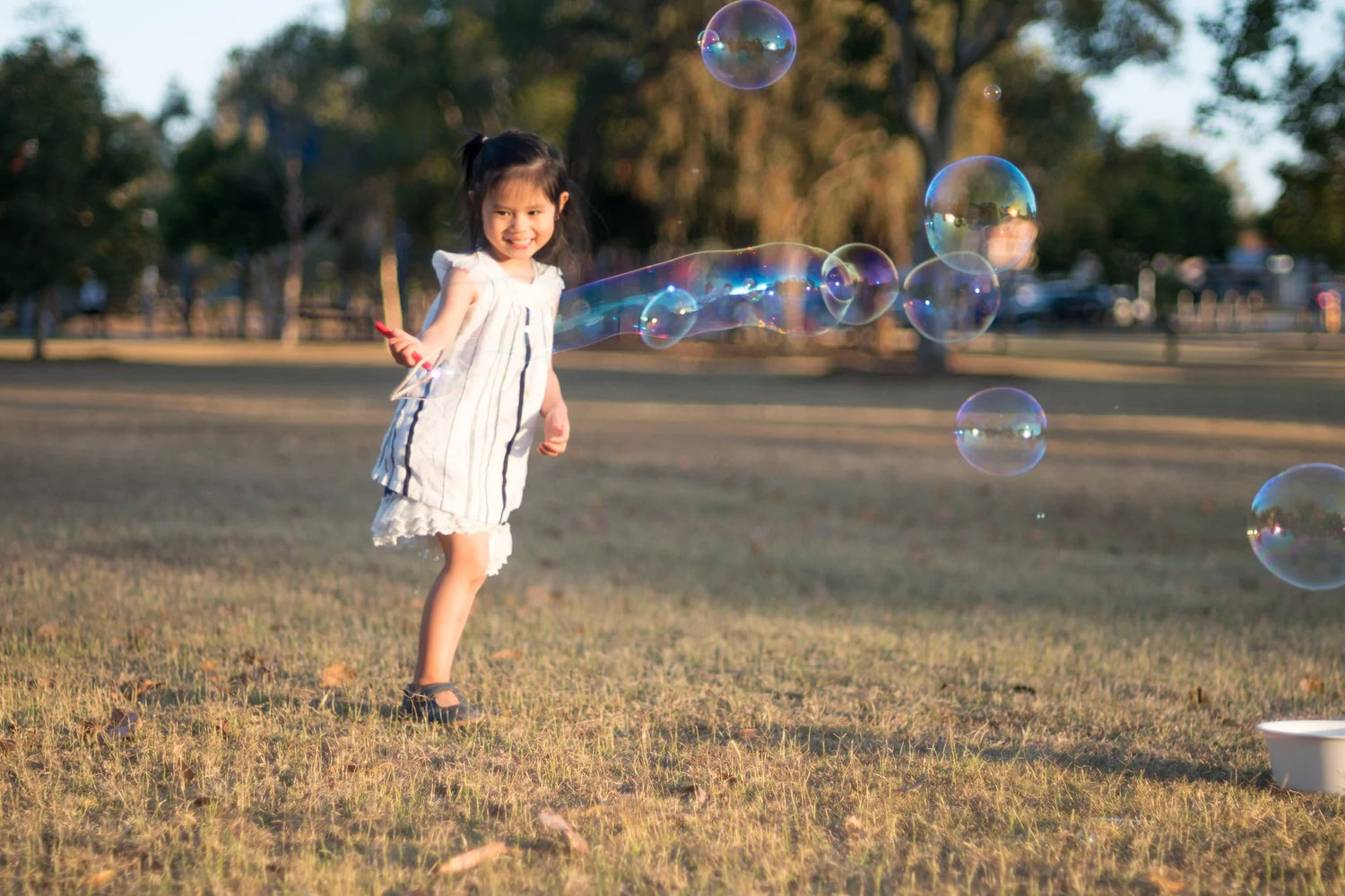 HAND WAND BUBBLE KIT *PRE-ORDER* by DR ZIGS - The Playful Collective