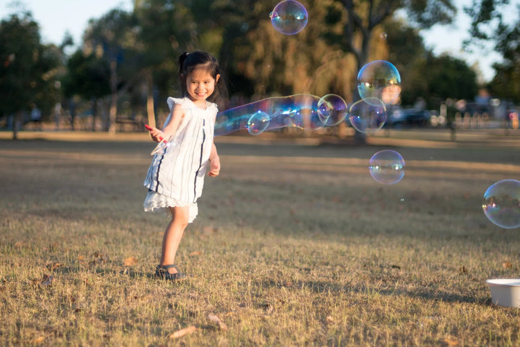 HAND WAND BUBBLE KIT *PRE-ORDER* by DR ZIGS - The Playful Collective