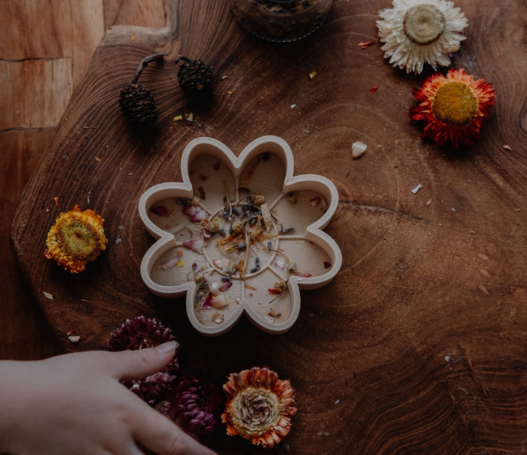 KINFOLK PANTRY | FLOWER ECO MOULD by KINFOLK PANTRY - The Playful Collective