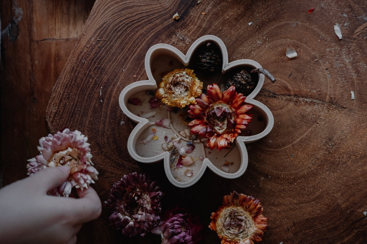 KINFOLK PANTRY | FLOWER ECO MOULD by KINFOLK PANTRY - The Playful Collective