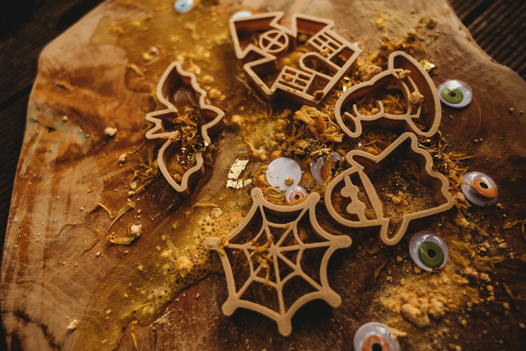 KINFOLK PANTRY | MINI HALLOWEEN ECO CUTTER SET by KINFOLK PANTRY - The Playful Collective
