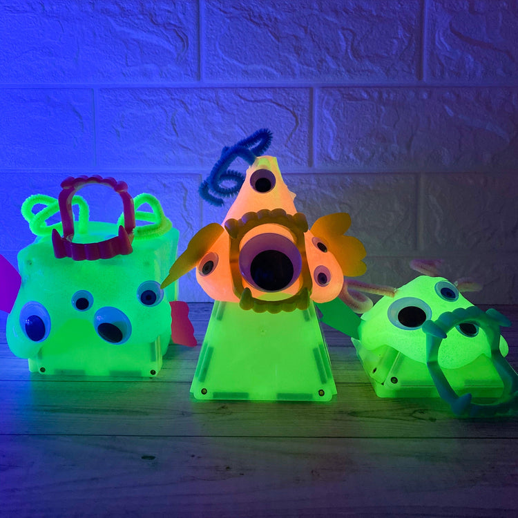 MAGNA-TILES | GLOW - 16 PIECE SET by MAGNA-TILES - The Playful Collective