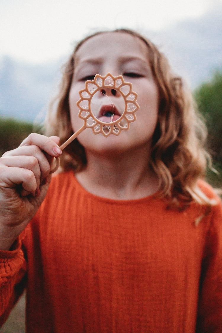 SUNFLOWER ECO BUBBLE WAND by KINFOLK PANTRY - The Playful Collective