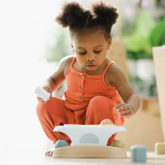 DANTOY | TINY BIOPLASTIC POUNDING BENCH by DANTOY - The Playful Collective