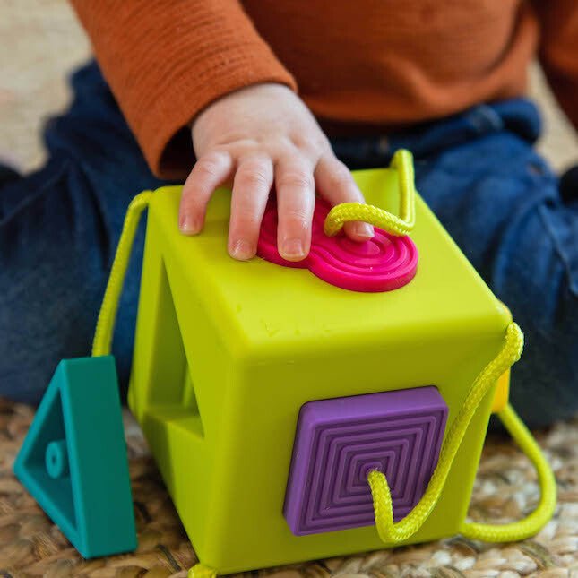 FAT BRAIN TOYS | OOMBEE CUBE by FAT BRAIN TOYS - The Playful Collective