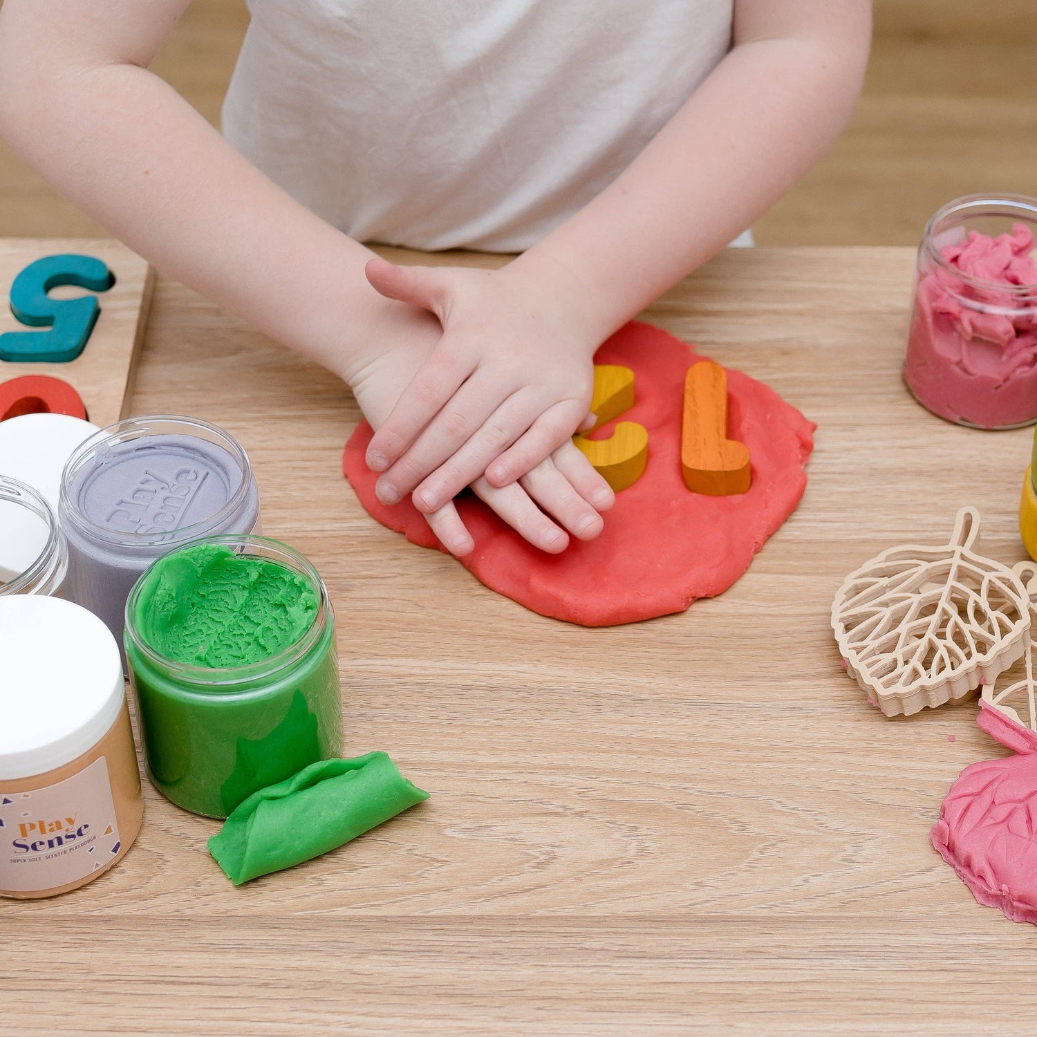 PLAY SENSE | PLAYDOUGH - BRIGHT RED (CHERRY SCENTED) by PLAY SENSE - The Playful Collective