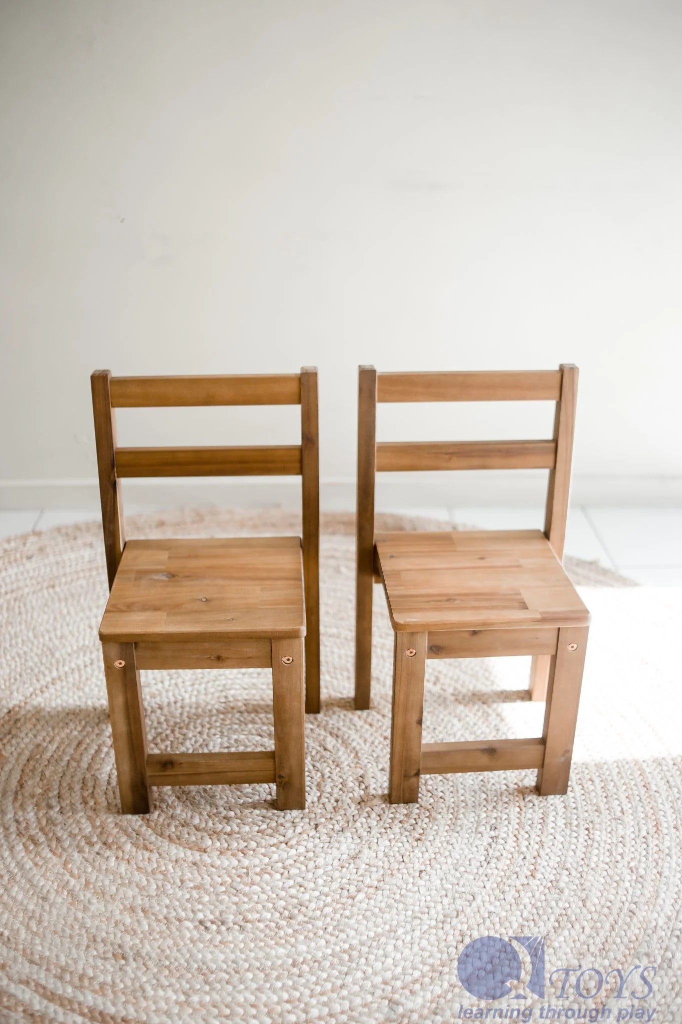 QTOYS | ACACIA (HARDWOOD) TABLE WITH 2 STANDARD CHAIRS by QTOYS - The Playful Collective