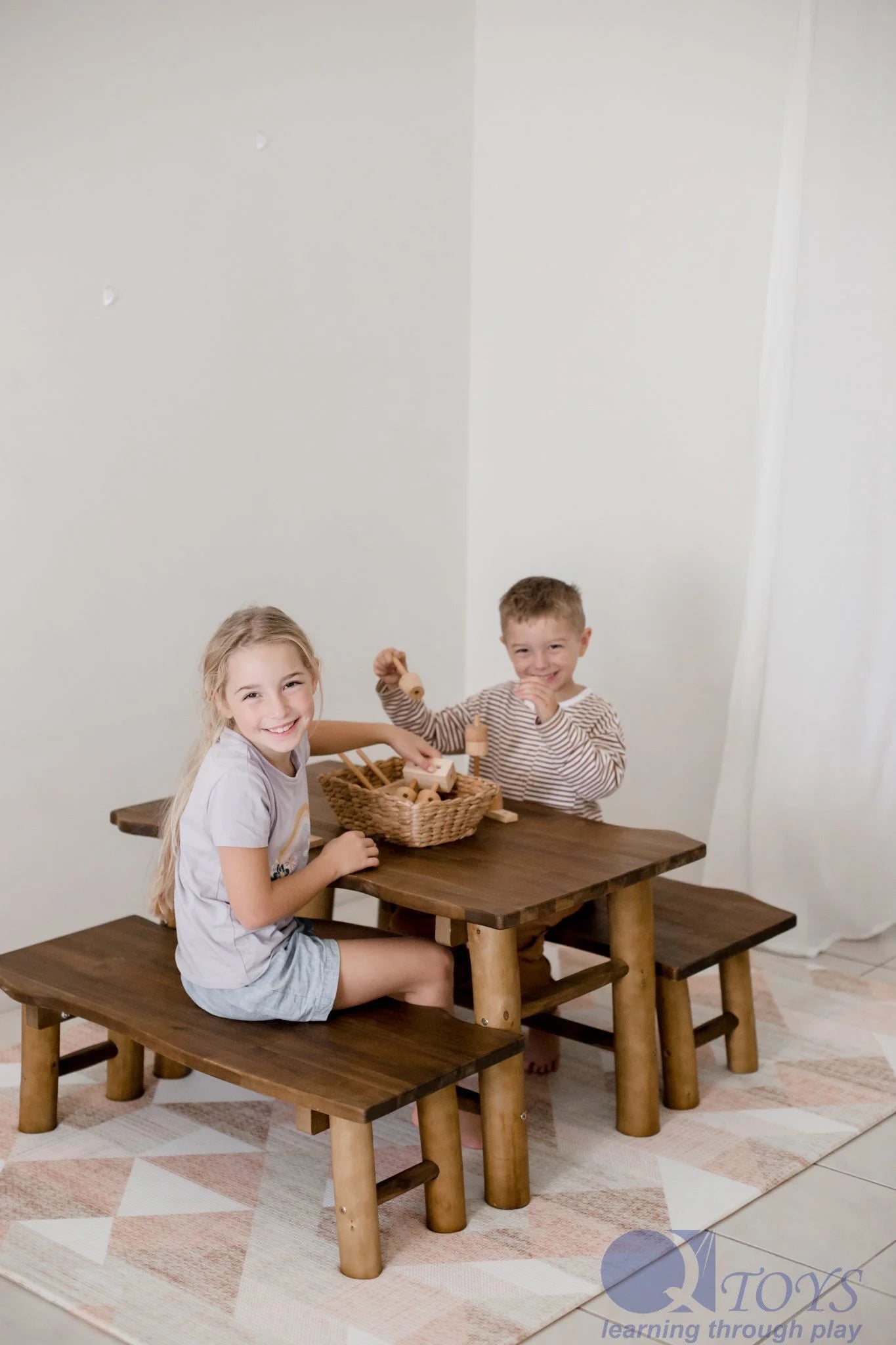 QTOYS | ACACIA (HARDWOOD) TREE TABLE AND 2 BENCH SEATS by QTOYS - The Playful Collective