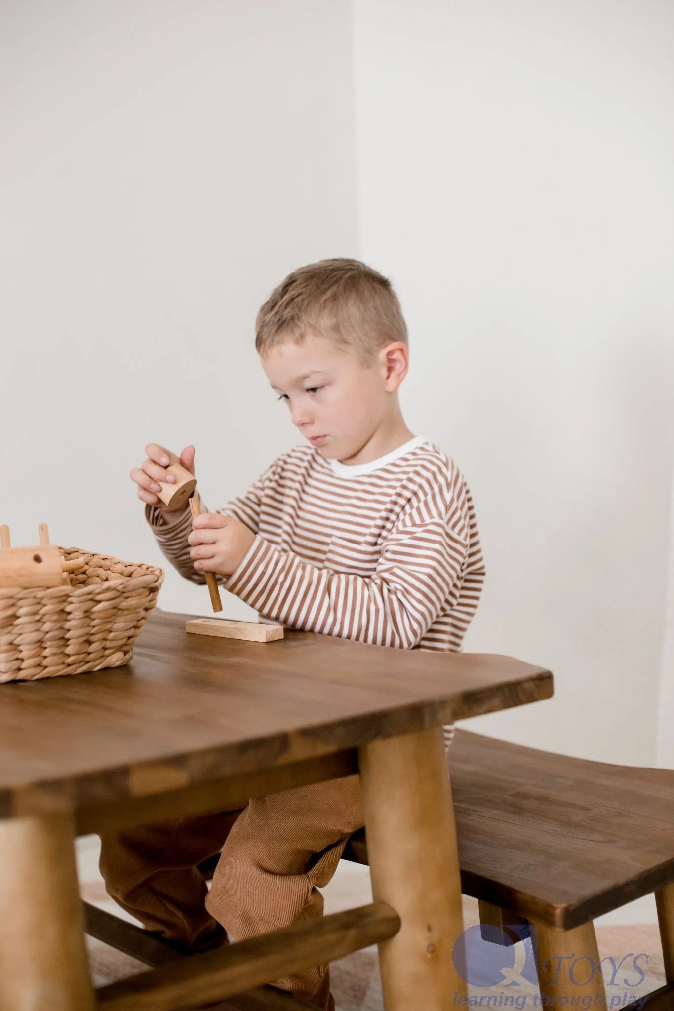 QTOYS | ACACIA (HARDWOOD) TREE TABLE AND 2 BENCH SEATS by QTOYS - The Playful Collective