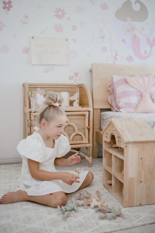 QTOYS | CLASSIC WOODEN DOLLHOUSE by QTOYS - The Playful Collective