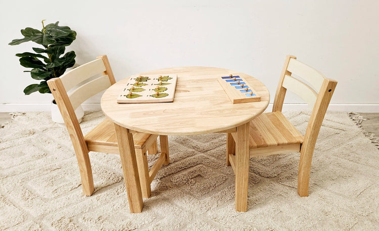 QTOYS | MEDIUM ROUND TABLE WITH 2 STACKING CHAIRS by QTOYS - The Playful Collective