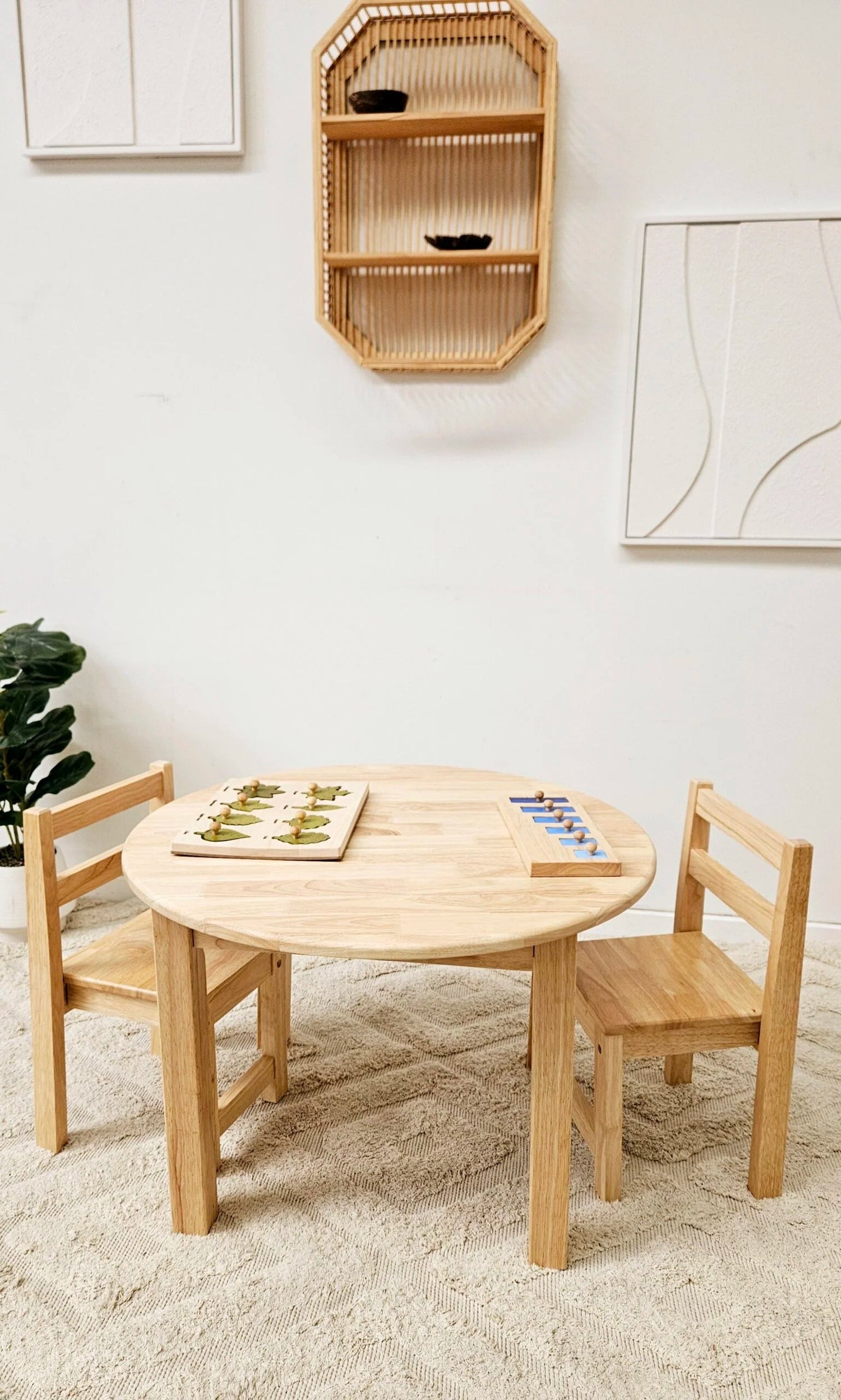 QTOYS | MEDIUM ROUND TABLE WITH 2 STANDARD CHAIRS by QTOYS - The Playful Collective