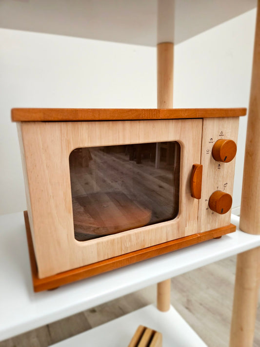 QTOYS | WOODEN MICROWAVE OVEN by QTOYS - The Playful Collective