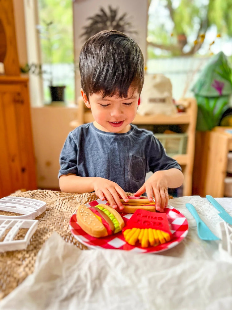 BEADIE BUG PLAY | HAMBURGER BIO CUTTER by BEADIE BUG PLAY - The Playful Collective