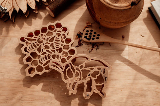 BEE + HONEY COMB ECO CUTTER SET by KINFOLK PANTRY - The Playful Collective