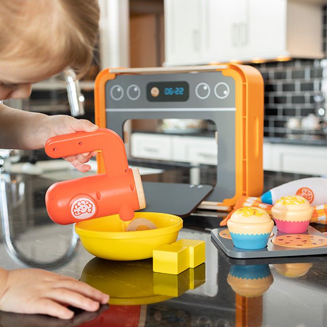 FAT BRAIN TOYS | PRETENDABLES BAKERY SET by FAT BRAIN TOYS - The Playful Collective