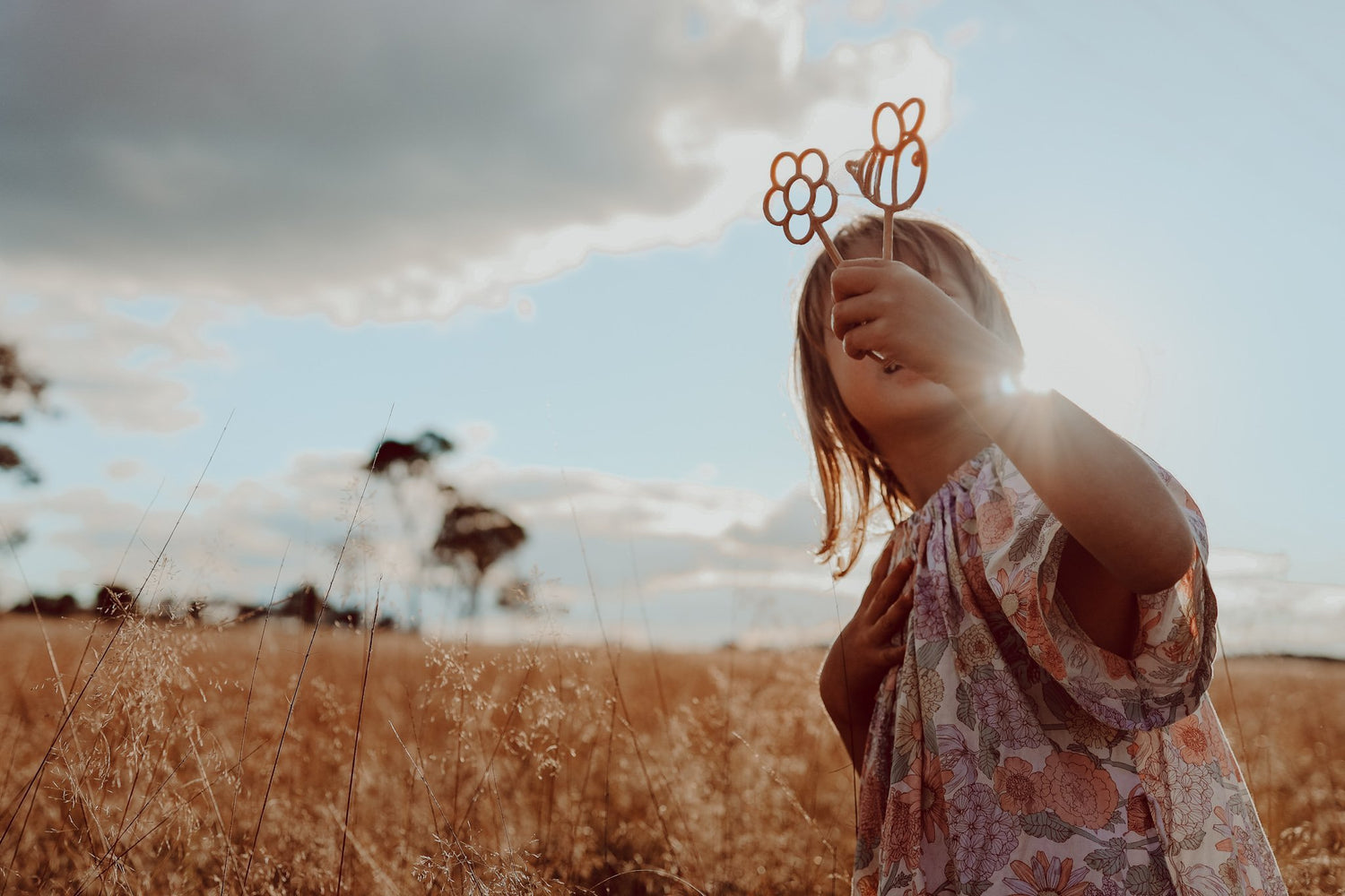FLOWER ECO BUBBLE WAND PRE-ORDER by KINFOLK PANTRY - The Playful Collective