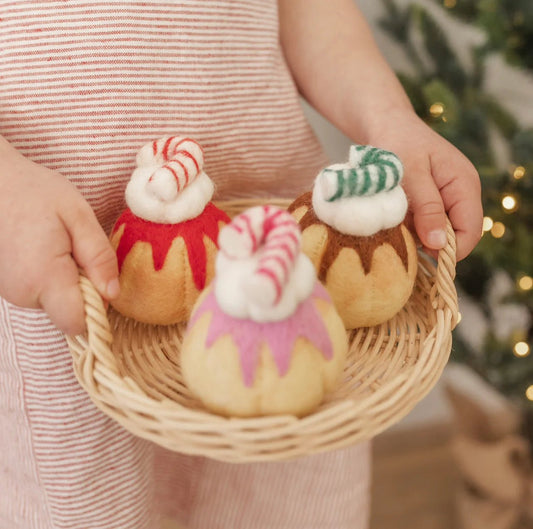 JUNI MOON | FESTIVE SPONGE CAKES (MULTIPLE STYLES) Red Christmas by JUNI MOON - The Playful Collective