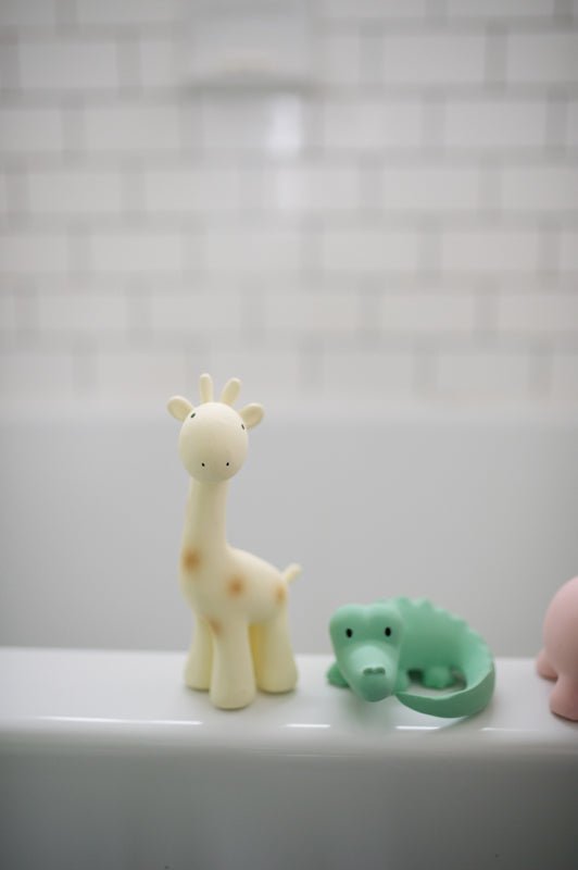 NATURAL RUBBER BABY RATTLE & BATH TOY - GIRAFFE by TIKIRI - The Playful Collective