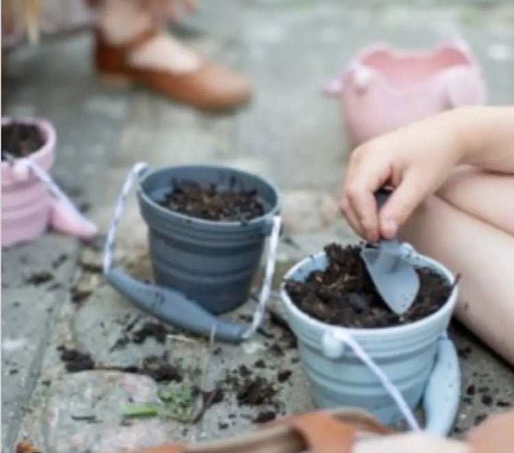 SCRUNCH SEEDLING POT + TROWEL Dusty Rose by SCRUNCH - The Playful Collective