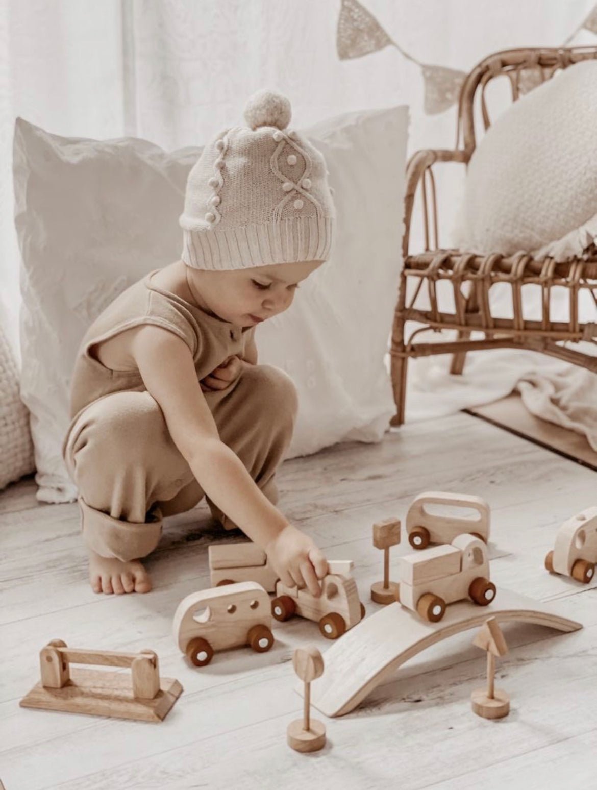 VEHICLE PLAY SET by QTOYS - The Playful Collective